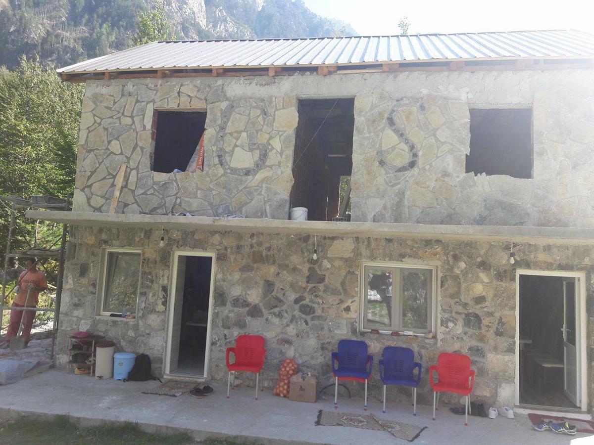 Guesthouse Arben Selimaj Bajram Curri Экстерьер фото